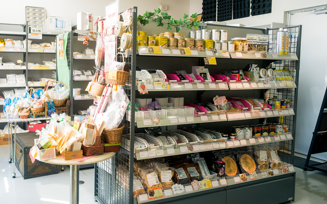 ショップＭの外観画像